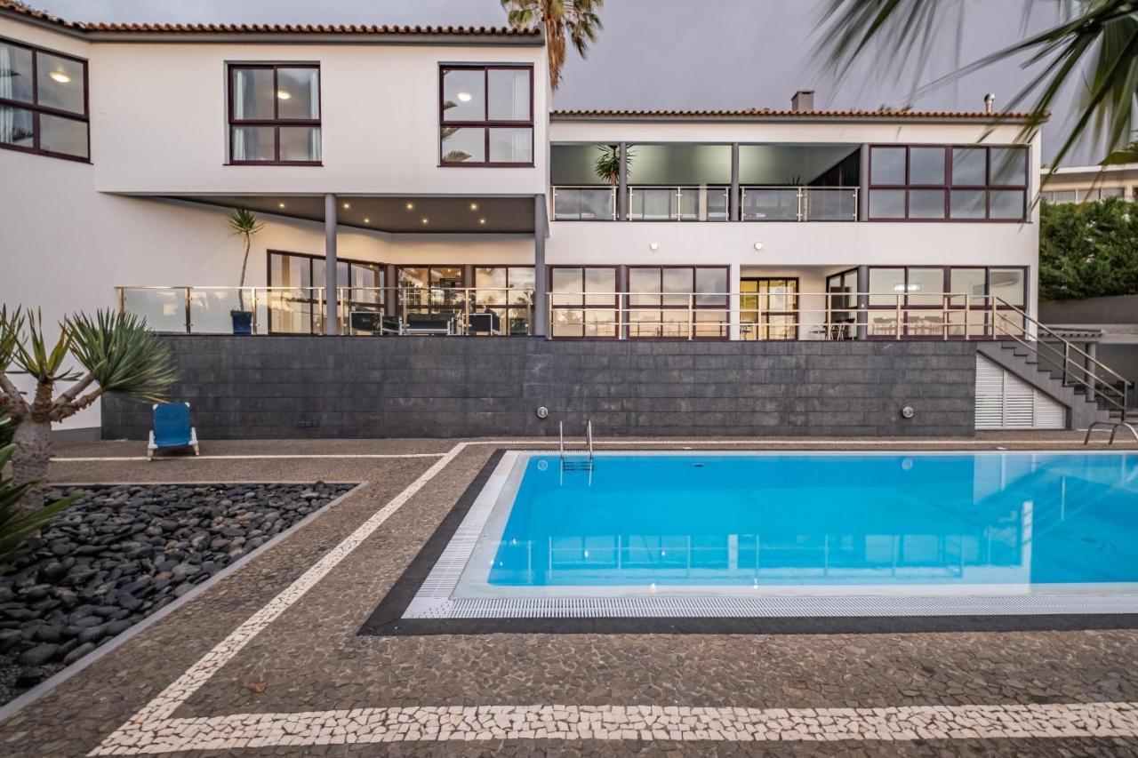 Ample Villa With Pool And Gorgeous Ocean View Funchal  Kültér fotó