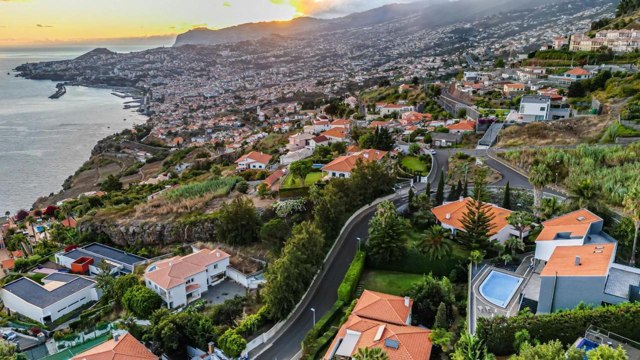 Ample Villa With Pool And Gorgeous Ocean View Funchal  Kültér fotó