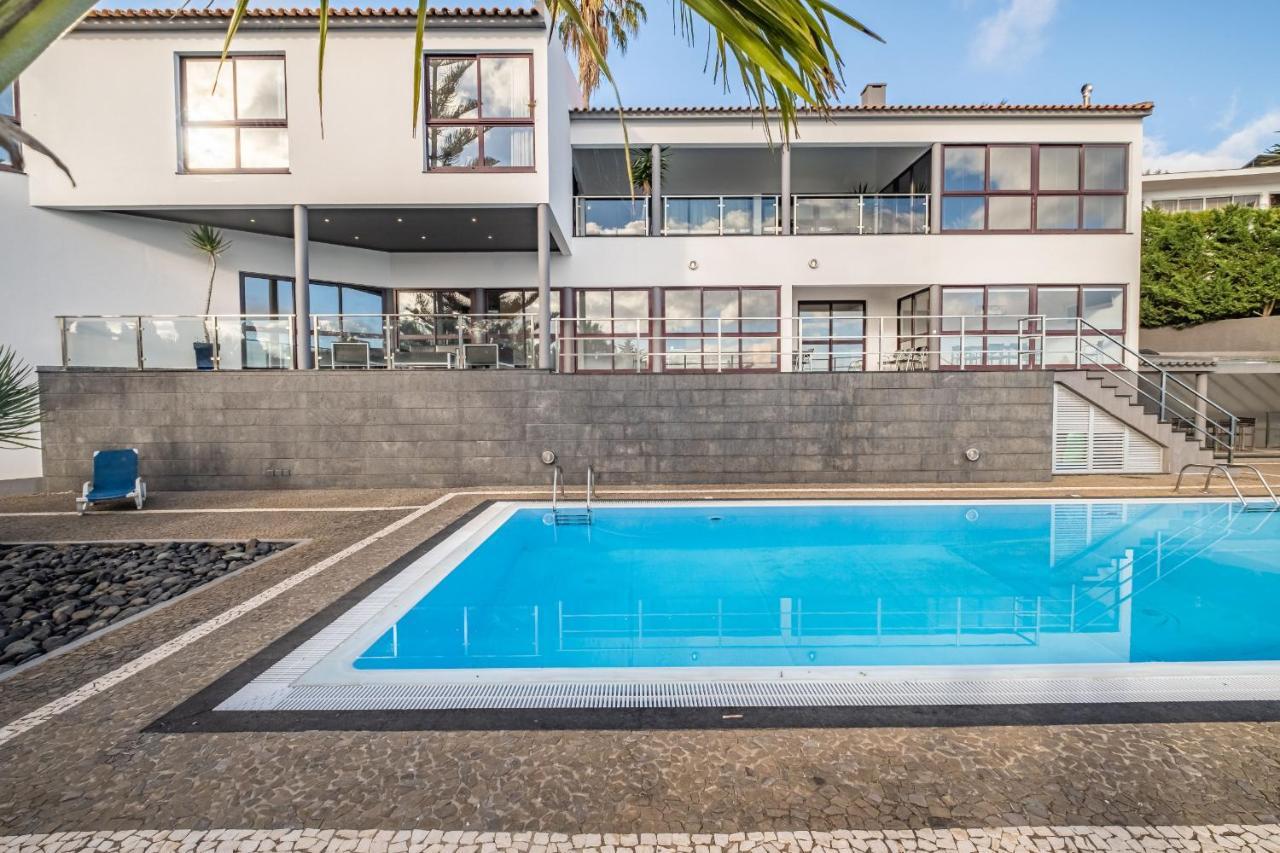 Ample Villa With Pool And Gorgeous Ocean View Funchal  Kültér fotó