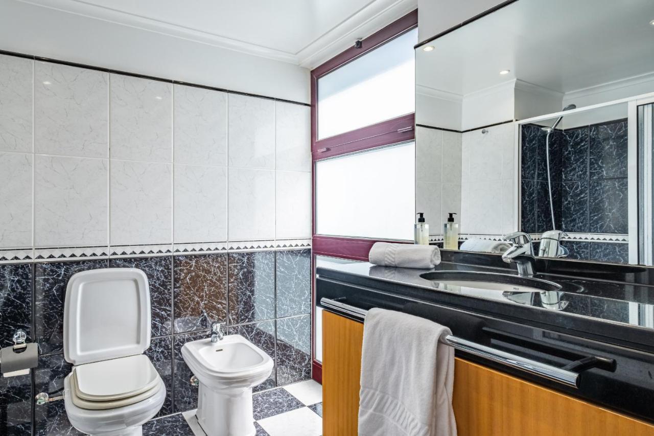 Ample Villa With Pool And Gorgeous Ocean View Funchal  Kültér fotó